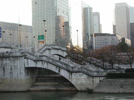 PB020701